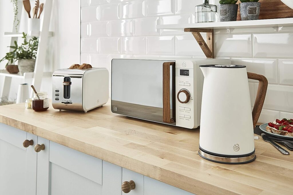 Swan Nordic Set Desayuno Kettle 1.7 L 2200 W Bread Toaster with Wide Slot 2 Slices Microwave 20 L Digital Modern Design Wood Effect White